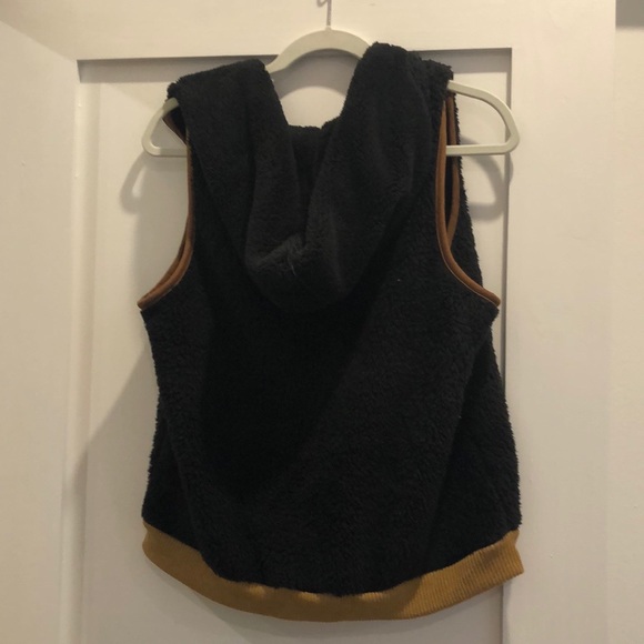 Hooded Vest - Picture 4 of 4